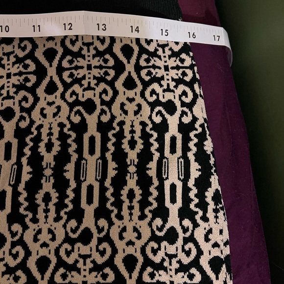 𝅺CARMEN Marc Valvo Boho Aztec Southwestern Ribbed Knit Pencil Skirt Rayon… - Picture 3 of 7